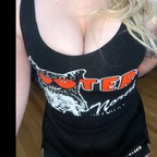 Hooters Girl